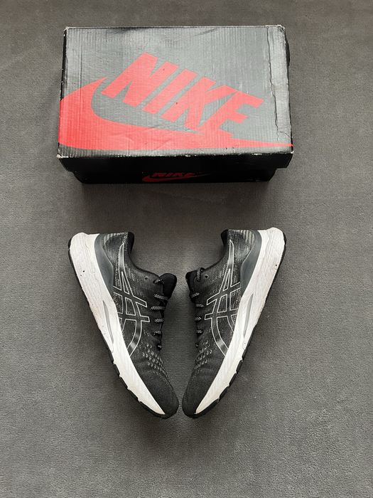 Кросівки Asics Gel-Kayano 28
