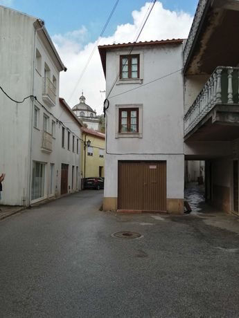 Vende-se casa de 2 andares em Coimbra