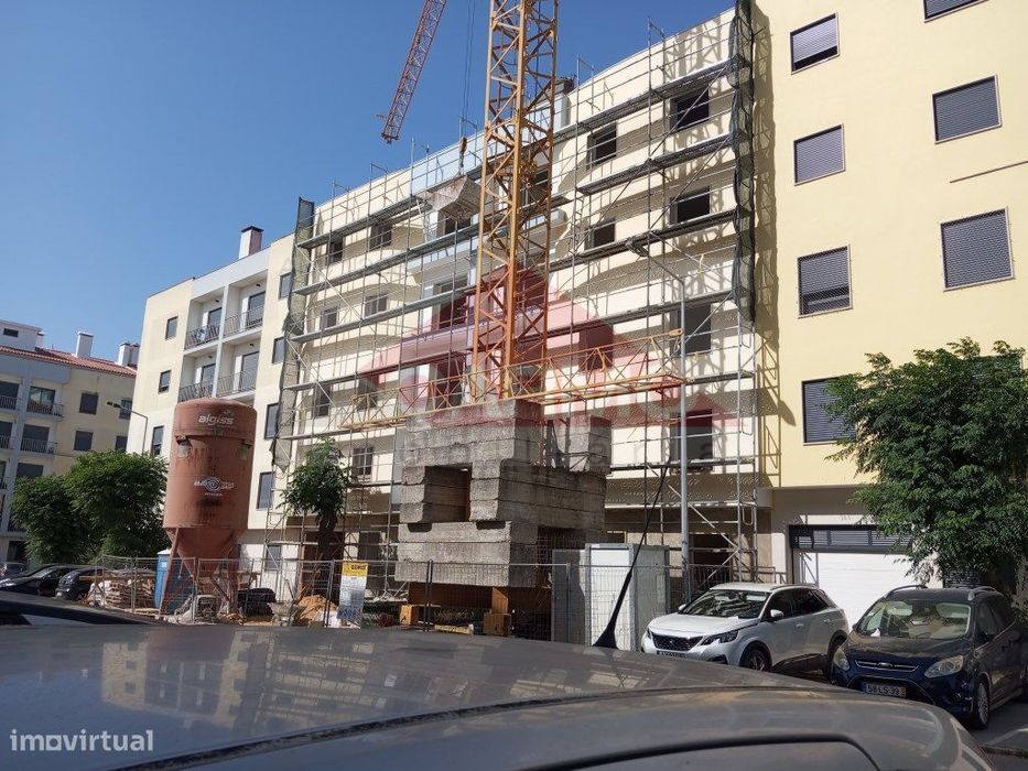 T3 com excelentes acabamentos com parqueamento.(oferta da escritura).