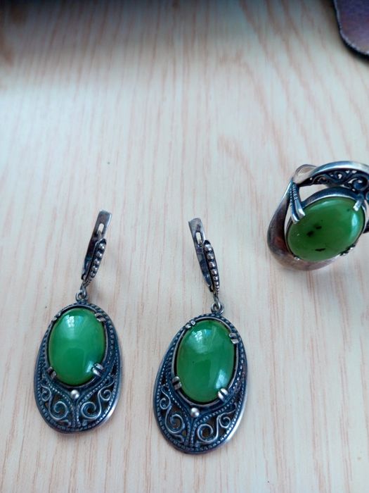 Срібний комплект з нефрітом