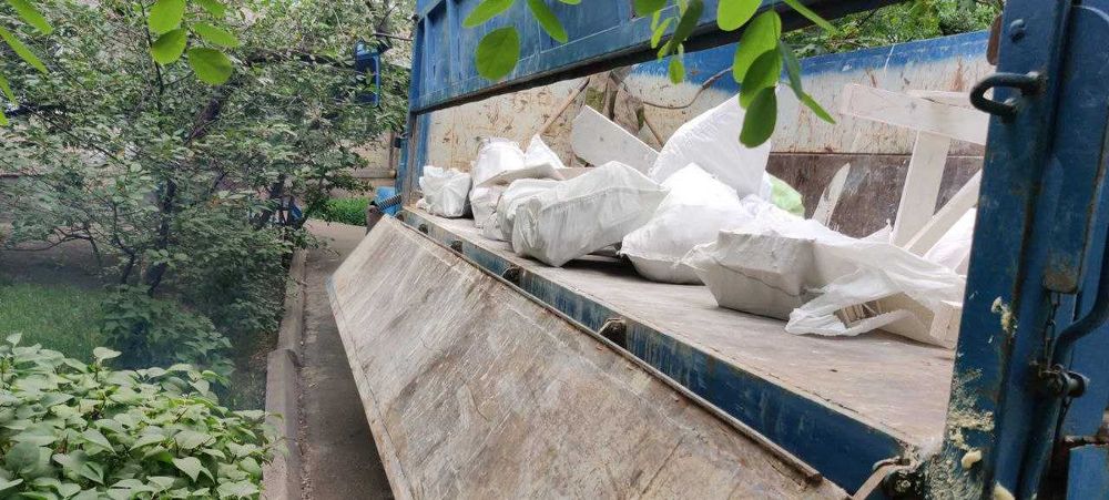 Вивіз будівельного строй сміття, мусора. Самосвал, камаз, зіл