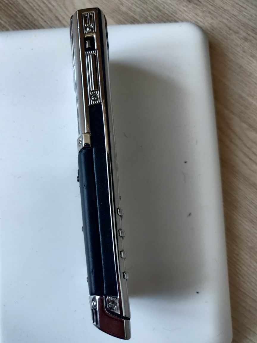 Телефон  Vertu Signature