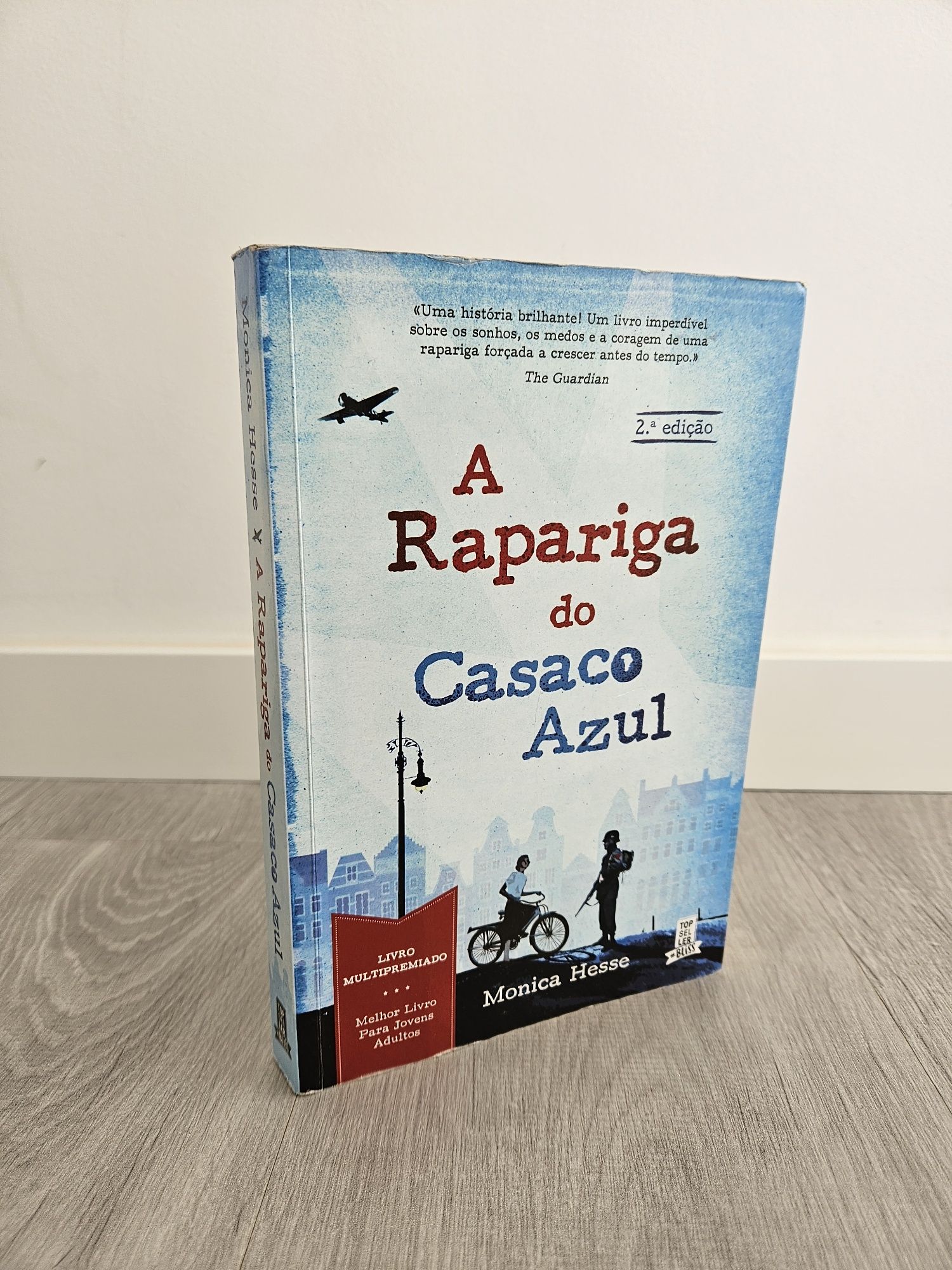 Livro A Rapariga do Casaco azul