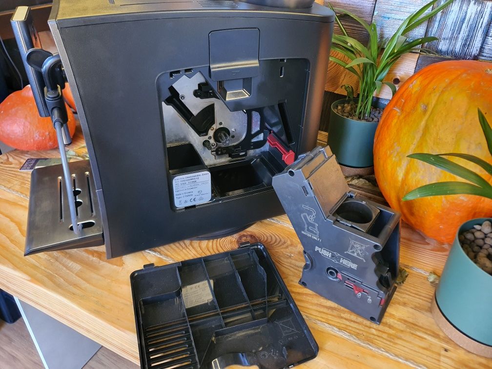 Automatycznie spienia i mieli kawę- Siemens eq.5 macchiato po serwisie