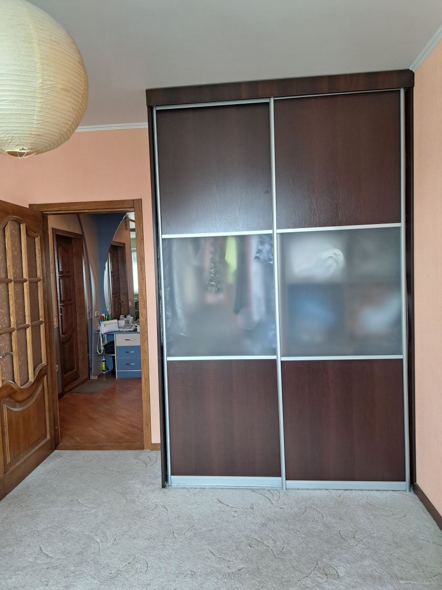 Продам 3 комнатную квартиру, 520 м/р