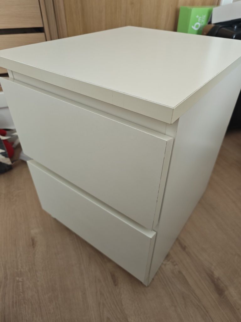 Mesa de cabeceira Malm ikea