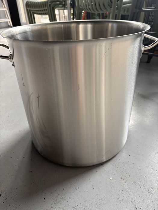 2 sztuki dostepne cena za jeden garnek 50l