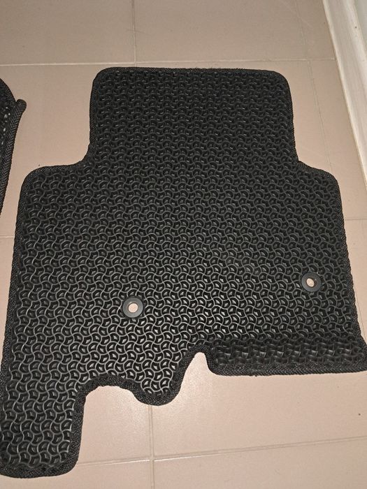 Килимки (поліки) на ЛЕНД РОВЕР ДІСКАВЕРІ 4 2010Р.В