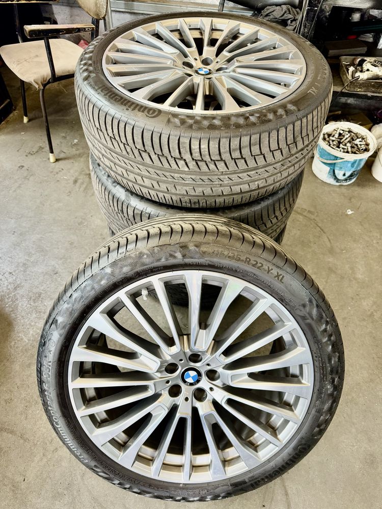 Оригинальные разноширокие диски X7 r22 5x112 с колесами Continental