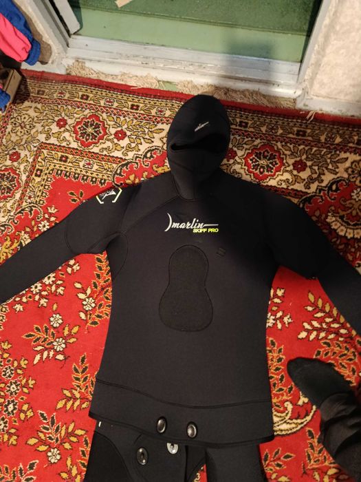 Продам гидрокостюм.
