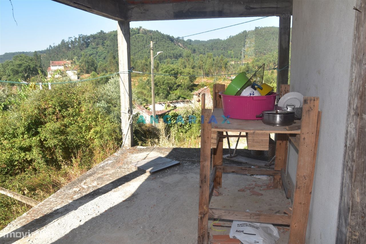ANG1466 - Casa para Remodelação em Figueiró dos Vinhos