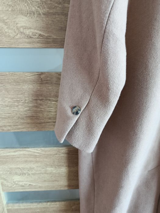 Beżowy płaszcz oversize H&M