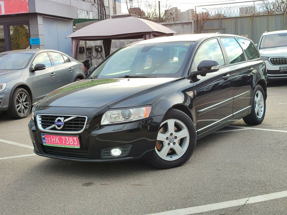 Volvo V50 2,0 D3 автомат 2012рік з Швейцарії
