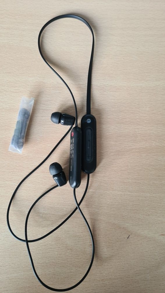 Słuchawki bezprzewodowe Sony WI-C 100B IPX4 BT 5.0 na gwarancji