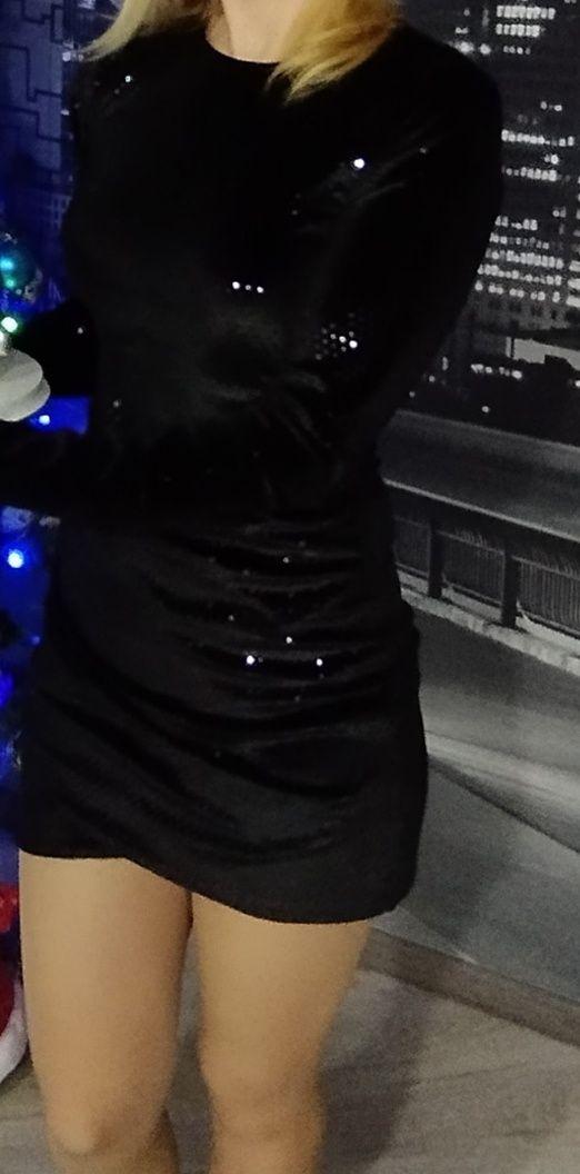 Чорна святкова сукня