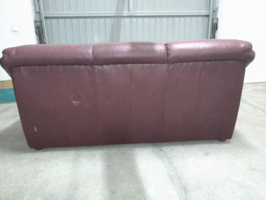 Sofás terno+poltrona em pele