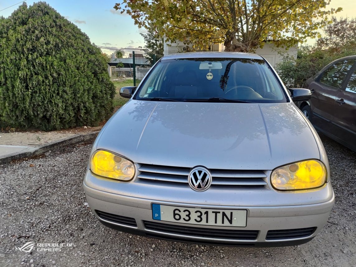 Vendo Vw Golf (PD100) ou troco por VW sharan de 2015 para cima