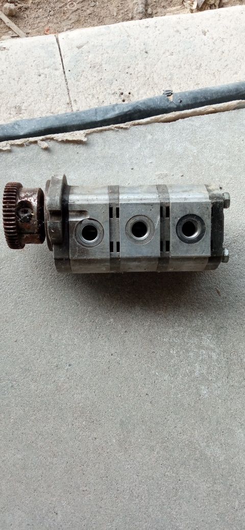 Pompa hydrauliczna do mini koparki Cat