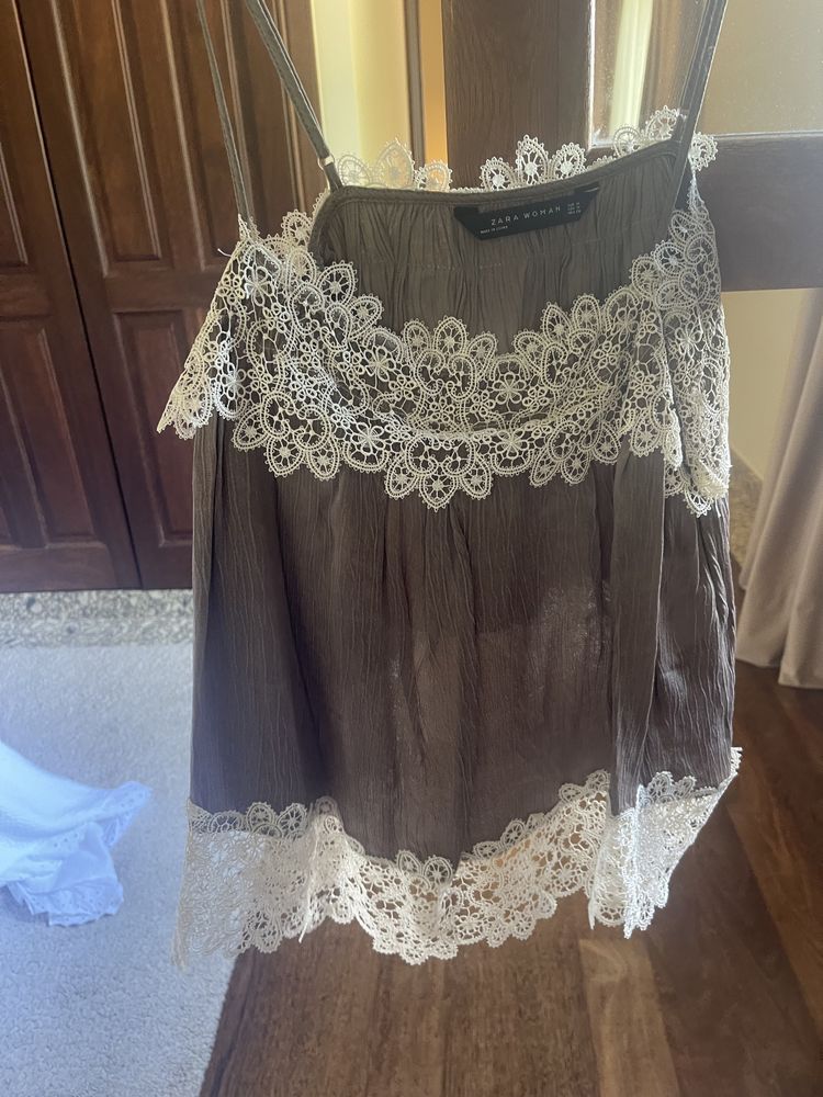 Vendo saia zara, 2 tops zara e 1 vestido