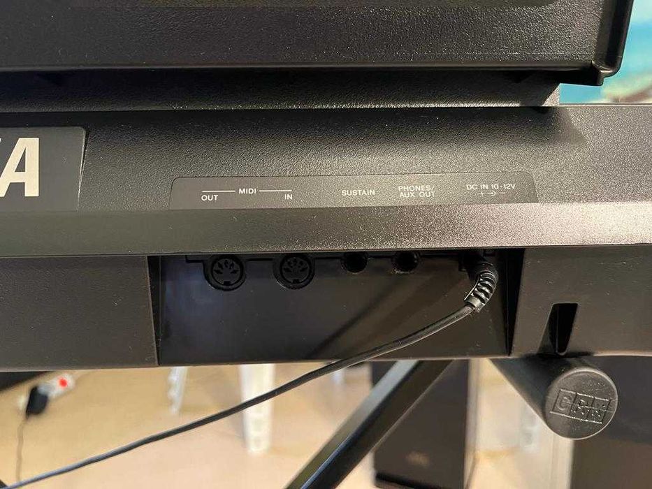 Órgão Yamaha PSR- 220 (como novo)