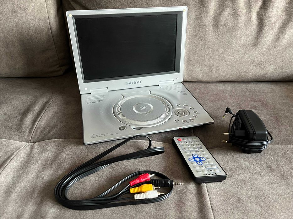 Telewizorek turystyczny 10" z odtwarzaczem DVD