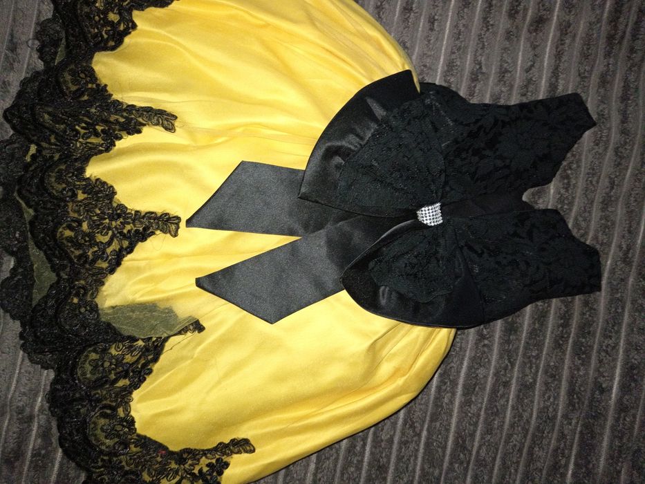 Святкові сукні для дівчинки в садочок.