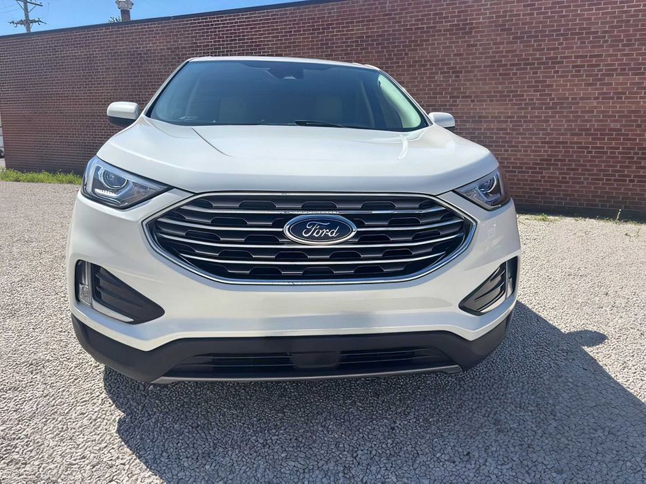 Ford Edge      2021