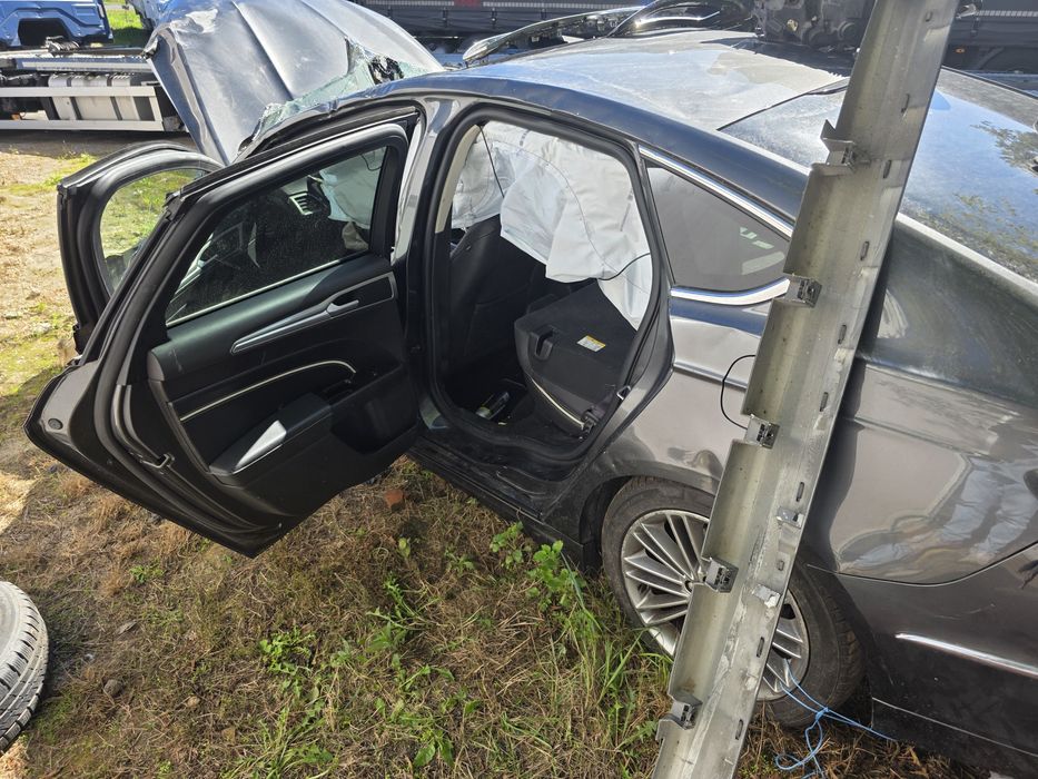 Ford Mondeo Hybrid