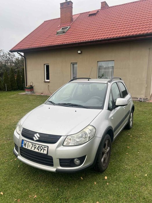 Suzuki SX4, napęd 4x4, system bezkluczykowy