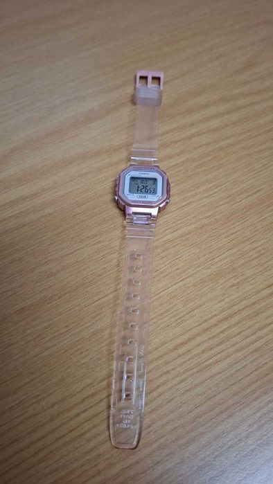 Relógio Casio Vintage LA-20WH retro rosa