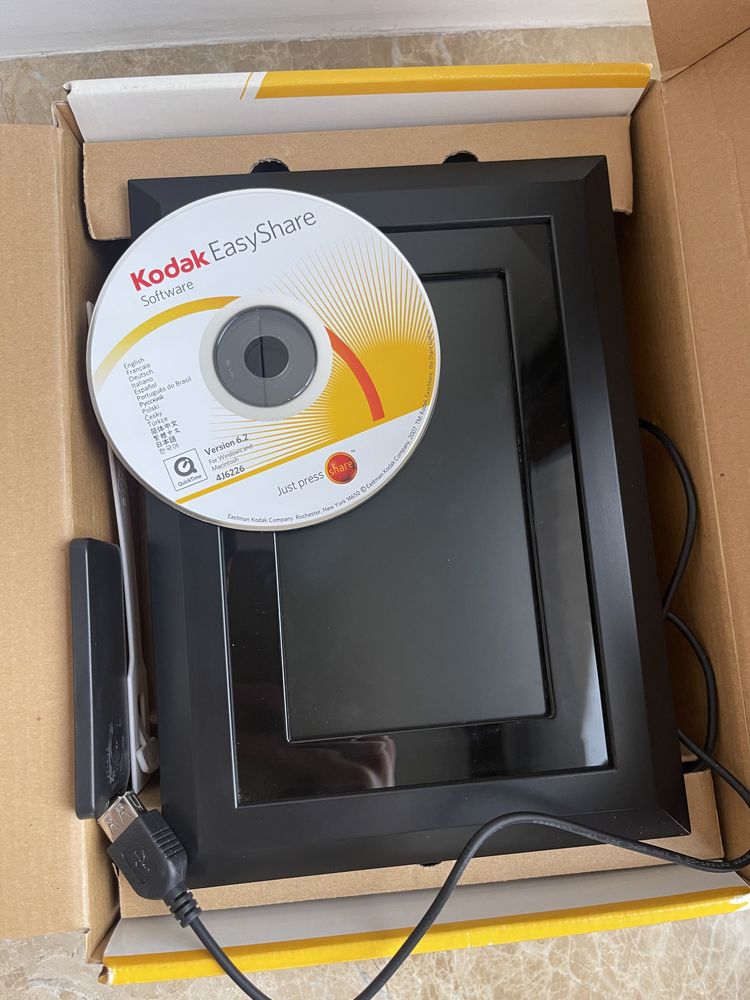 Цифрова фоторамка Kodak easyshare sv710