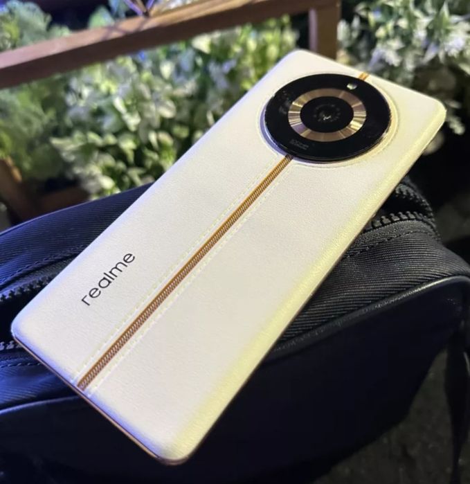 Realmy 11 pro 5g 8/256