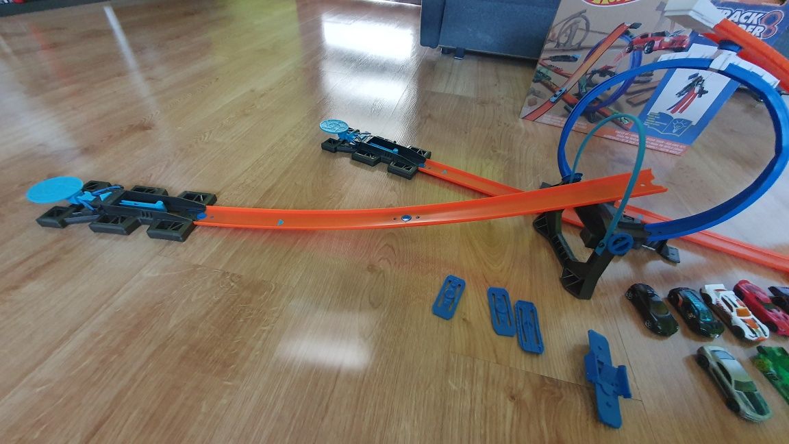 Tor Hot Wheels + 10 aut