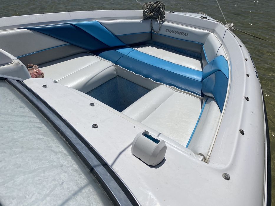 Barco Chaparral c/ motor fora de bordo, Proa Aberta 6 lugares