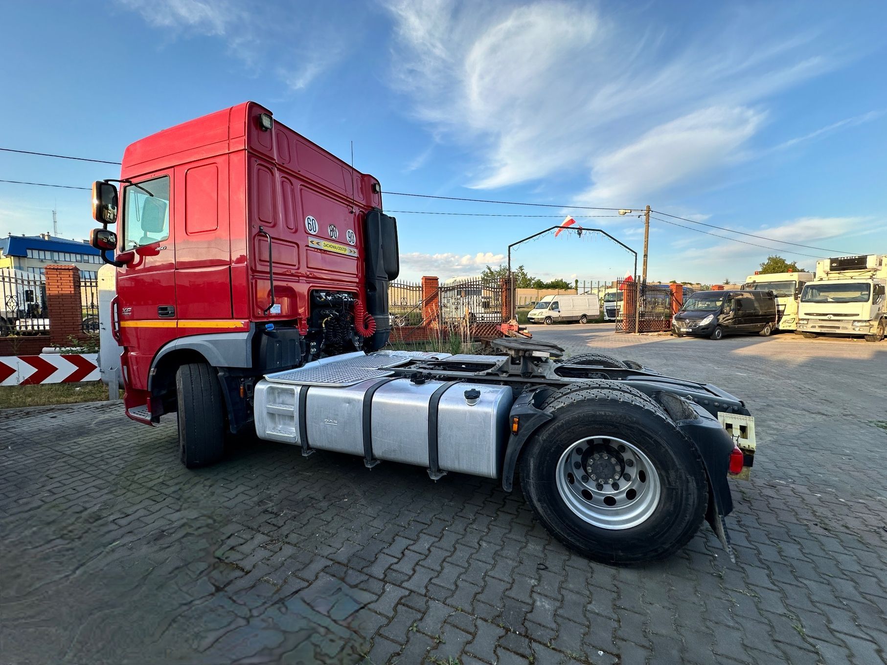 DAF XF 106 460 SpaceCab Standard most 2.80 Retarder Radar ACC Lodówka Odstępstwo 50t Sprowadzony