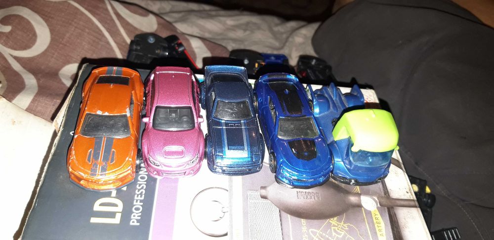 Продаю Hot Wheels