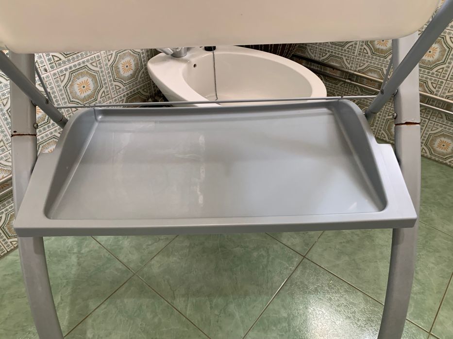 Banheira para bebé com suporte