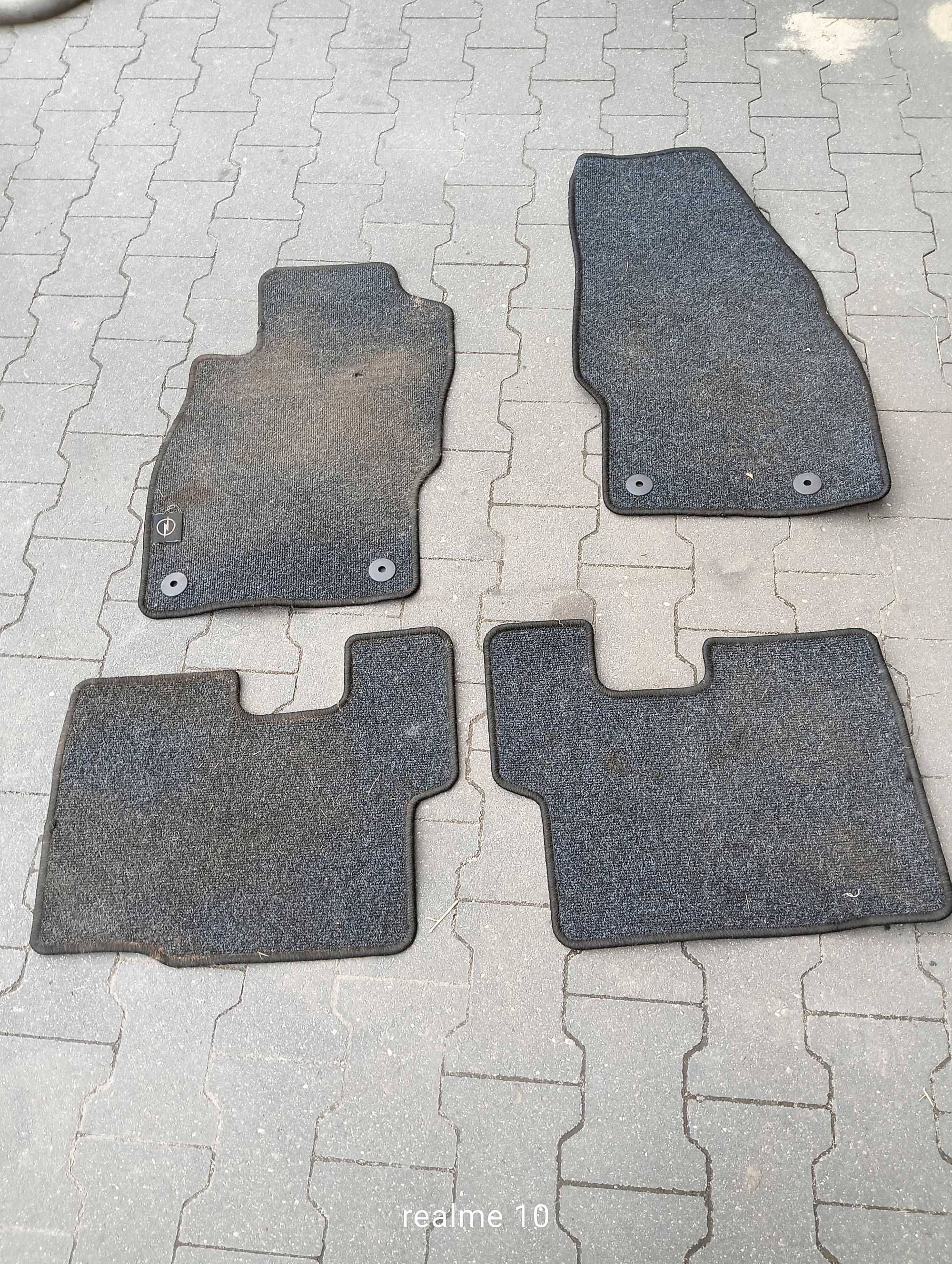 Dywaniki oryginał komplet Opel Corsa D