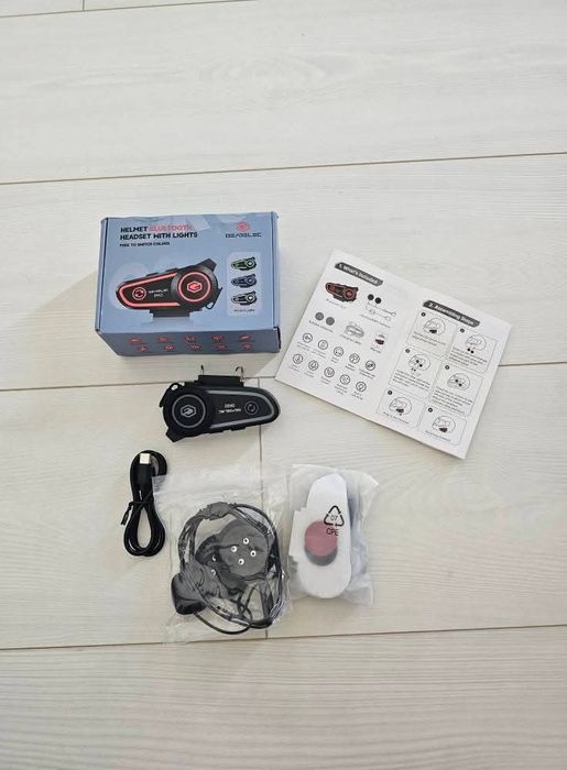 Zestaw słuchawkowy do kasku
