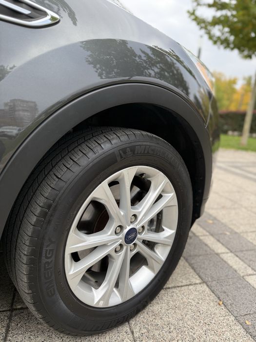 Продам Ford Escape (Kuga) без дтп та перекрасів