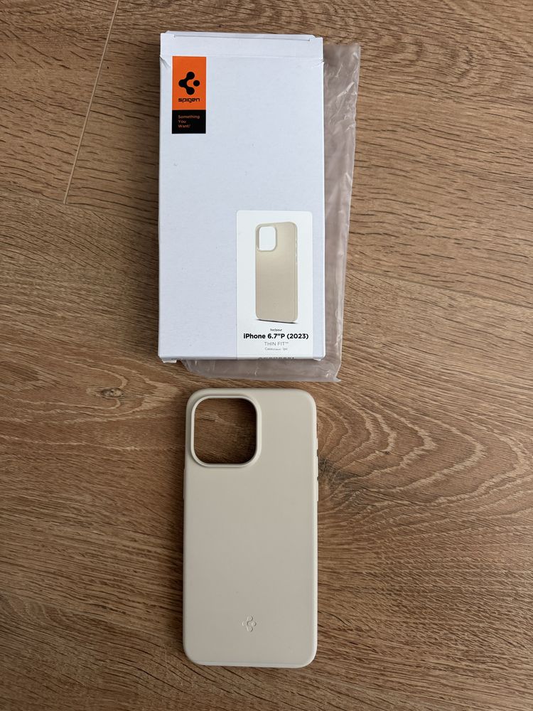 Etui do Iphone 15 Pro Max Spigen i Ringke