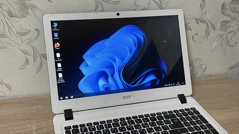 Acer Aspire 15 – чудовий стан | SSD | 8GB RAM | WHITE