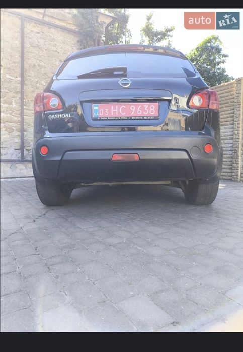 Продам  Черный паркетник  Nissan Qashqai !!!