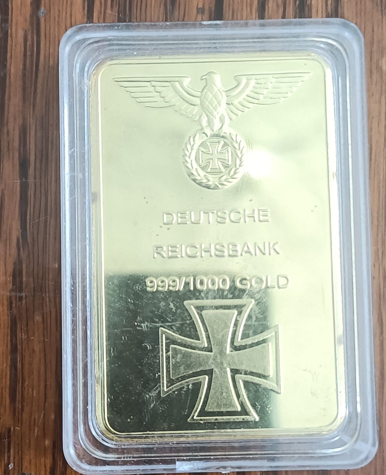 Kopie sztabek ostatniej wieczerzy i niemiecki bank