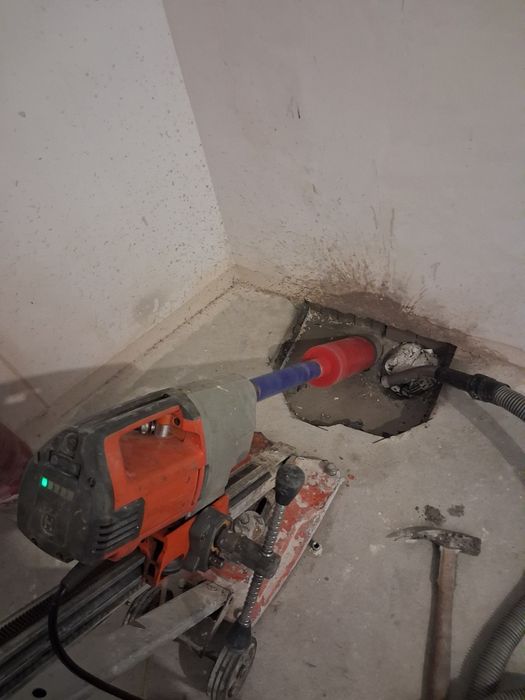 Przewierty w betonie cięcie betonu .