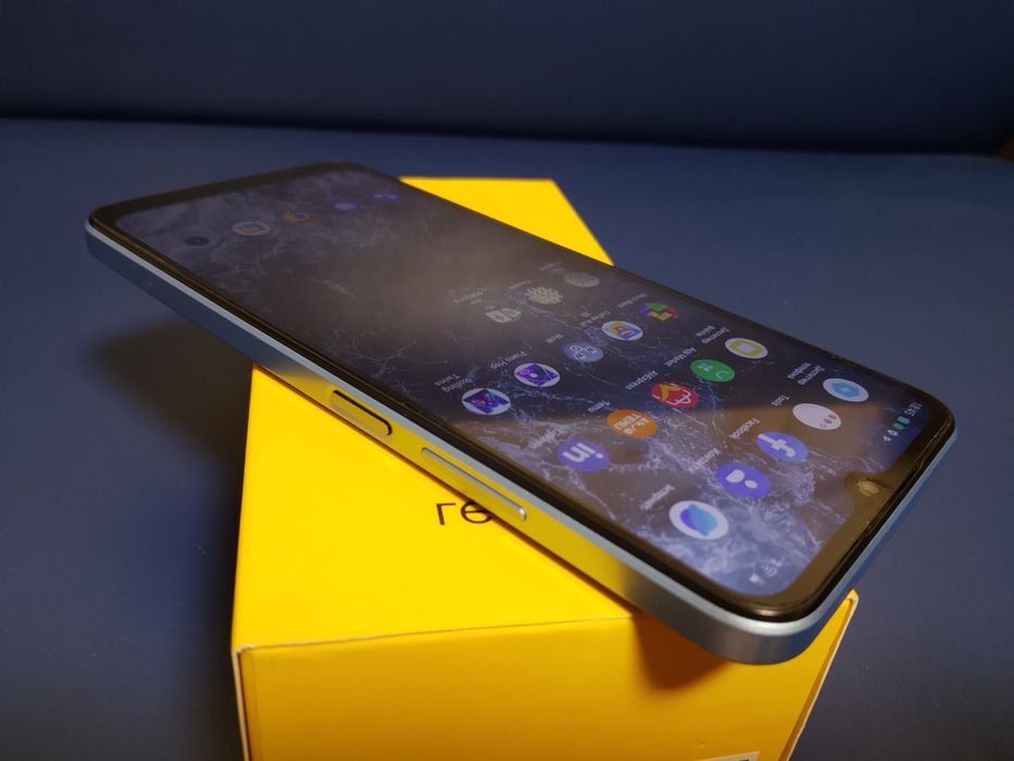 Realme c30s 4/64gb.