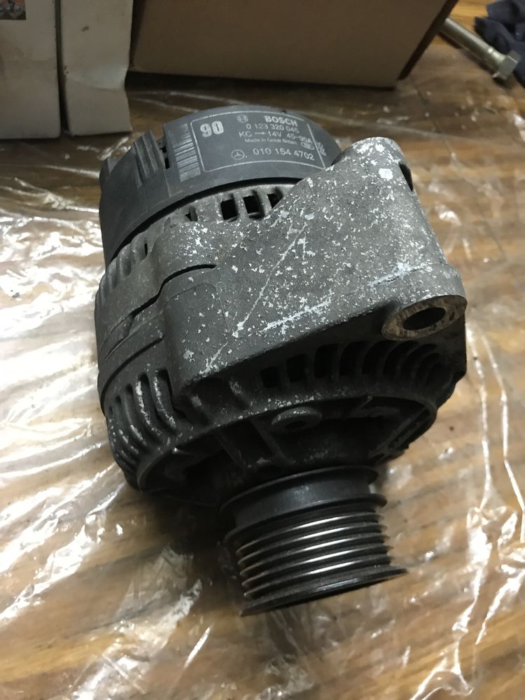 Alternator Bosch  14 V 45-90A Alternator Mercedes Benz