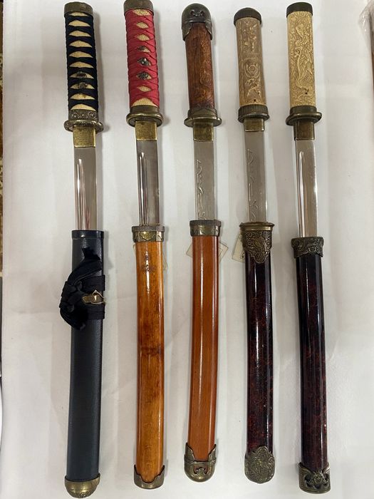 Facas decorativas de coleção