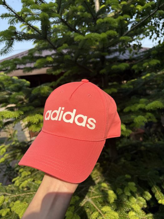 Кепка жіноча adidas