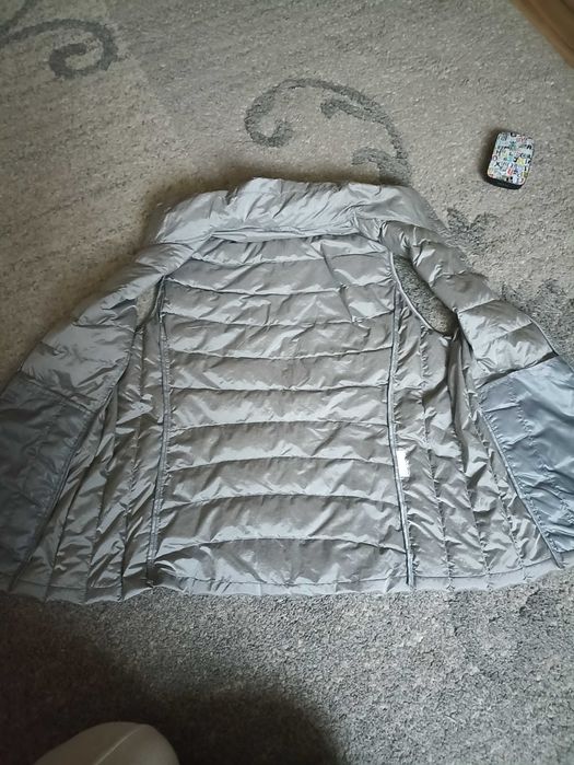 Жилетка Uniqlo, пухова, ультралегка, оригінальна.
